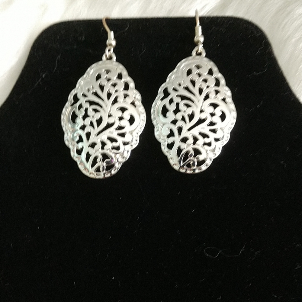 #7 Interesting Dangling Vintage Earrings